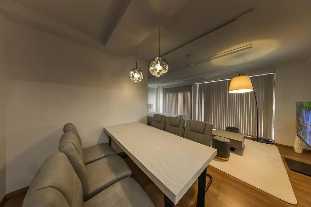Apartment 渋谷駅電車1分 恵比寿駅徒歩2分 85平米最大6名 東京 新宿 上野 銀座 池袋 築地直通 Tokyo Japan